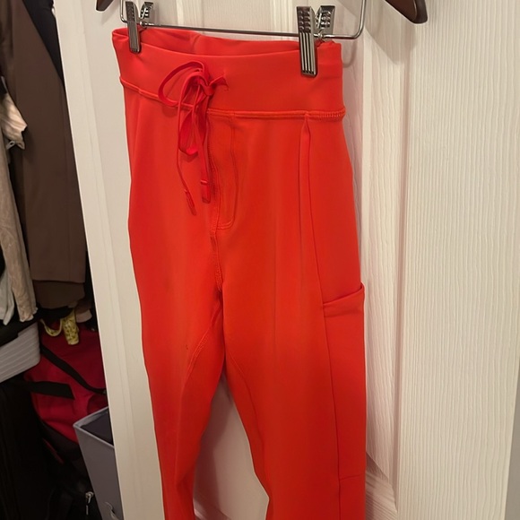 Red Alo Yoga leggings with pockets size S - Picture 2 of 4